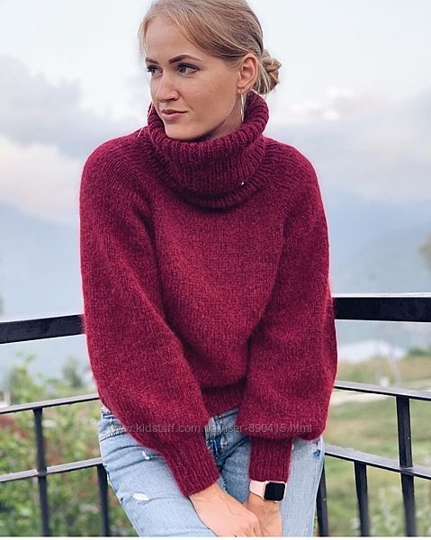 Женский вязаный свитер с высоким горлом тёплый мягкий ручная работа