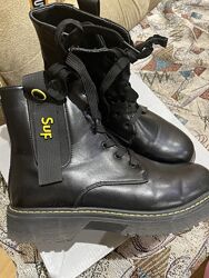 Демісезонні ботінки 37 розмір.