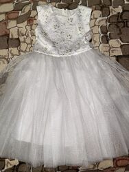 Новорічна сукня дівчинці 6-7 років.