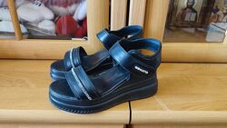 Босоножки женские 