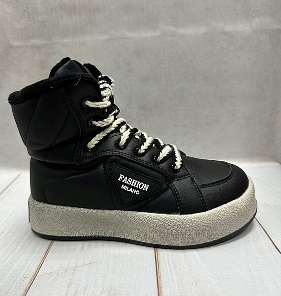 Підліткові зимові черевики на овчині JONG GOLF чорні р33-р38