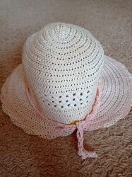 Капелюх, шляпа на літо.