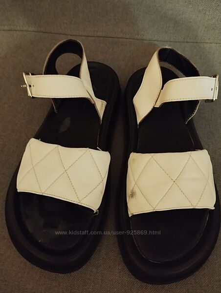 Босоніжки. Шкіра натуральна.