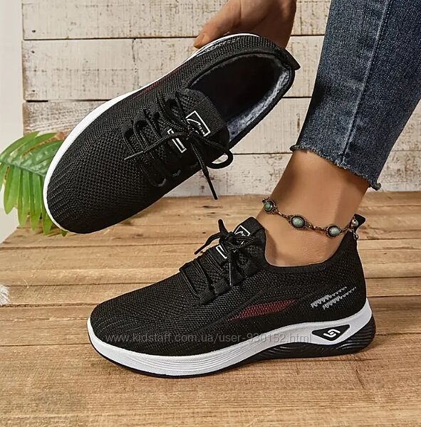 Легкі утеплені кросівки 41 розмір