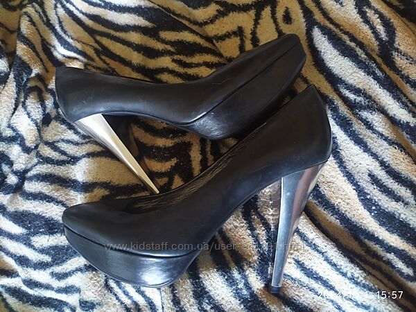 Проодам шкіряні жіночі туфлі 