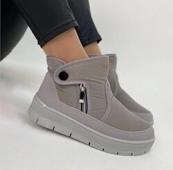 Зручні, стильні, легкі і теплі черевички