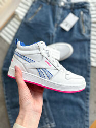 В наявності стильні кросівки REEBOK 