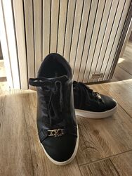 Calvin Klein 37-38