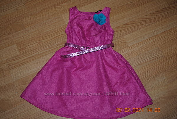 Нарядное платье на 6-7 лет