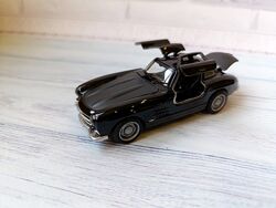 Металева машинка Мерседес Бенс / Mercedes Benz 