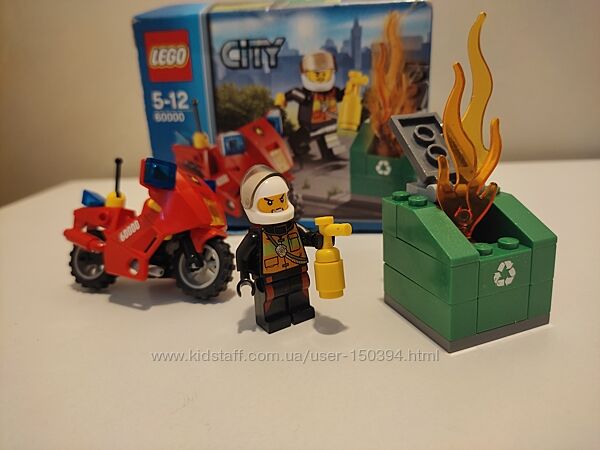 Конструктор LEGO City Пожарный на мотоцикле 