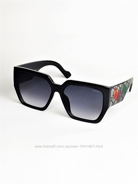 Женские солнцезащитные очки Gucci черные глянцевые с градиентом