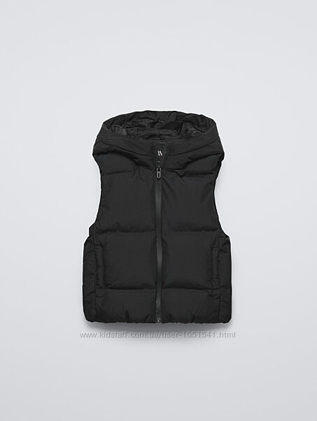 Жилетка чорна від zara ріст 89 см