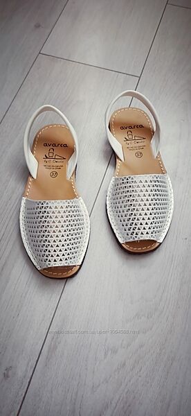 Шкіряне літнє взуття мінорки з перфорацією білий з сріблом Іспанія новинка 