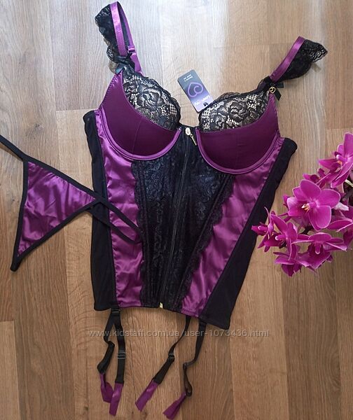 Еротичний фіолетовий корсет з мереживом та трусиками в комплекті