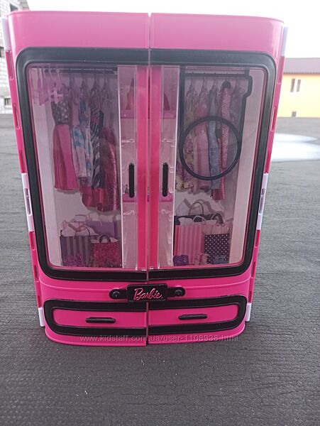 Шкаф-чемодан для Barbi