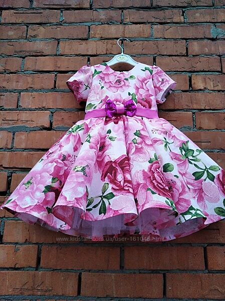 Платье розовое , цветы, нарядное детское 