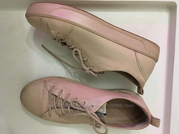 Кожаные туфли ecco цвета пудры