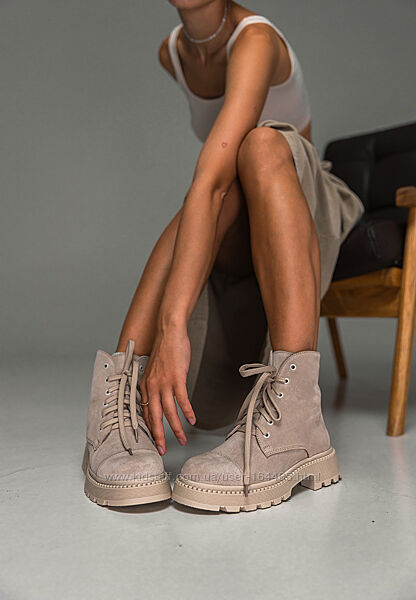 Жіночі бежеві шкіряні та замшеві демісезонні черевики