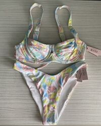 #10: Топ 34В, плавки S