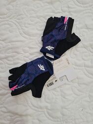 Перчатки для спорта на девочку