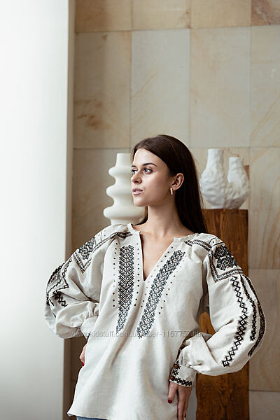 Жіноча вишита сорочка 437