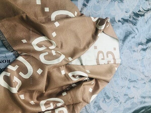 Шарф-палантин GUCCI из кашемира и шелка, новый 