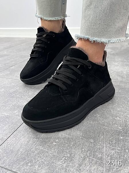 Кроссовки зимние новые в наличии натуральная замша.