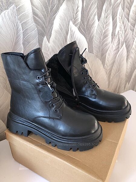 Ботинки зимние женские натуральная кожа в наличии новые чорные.