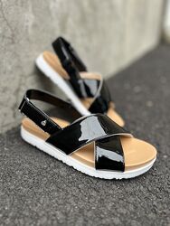 Босоніжки сандалі Ugg Klara. Оригінал.