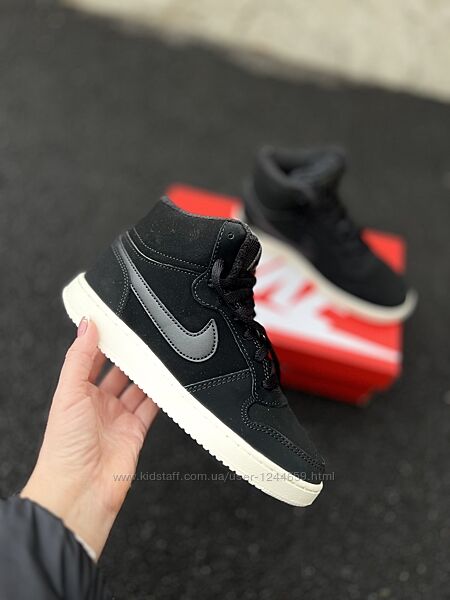 Зимові кросівки Nike. Оригінал.