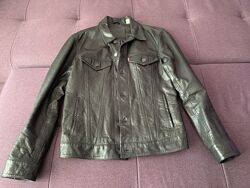 Кожаная куртка Levis черного цвета размер S мужская