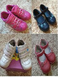 Взуття для дівчинки туфлі, кросівки