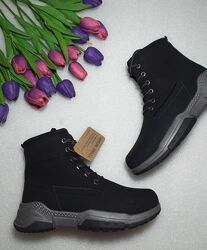 Чорні черевики демі