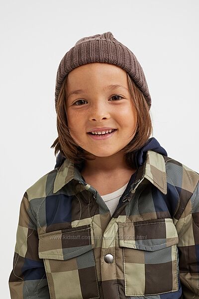 Демисезонна куртка з капюшоном та карманами на хлопчика 134-140 см зріст