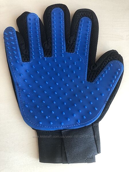 Перчатка-щётка для расчёсывания шерсти домашних животных