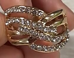 Шикарное кольцо под золото