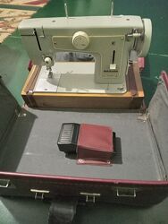 Электрическая швейная машинка Мальва