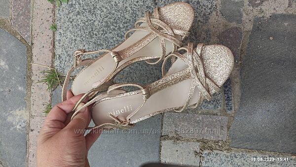 Босоніжки 37 розмір 