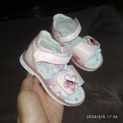 Новинка Рожеві босоніжечки р 22,23, 24 25 26,27