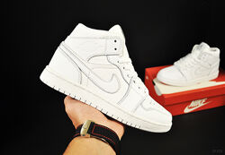 підліткові кросівки Nike Air Jordan 1 білі 36-41р