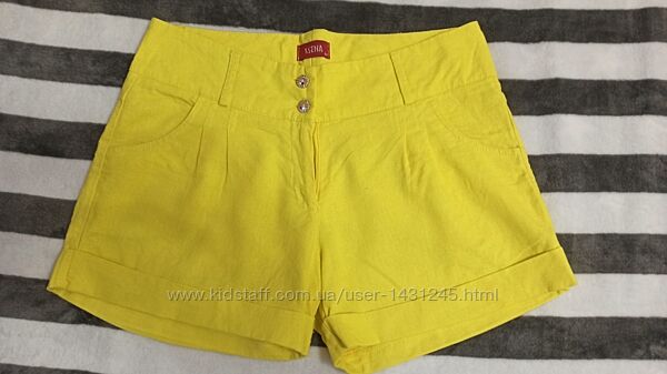 Жіночі шорти
