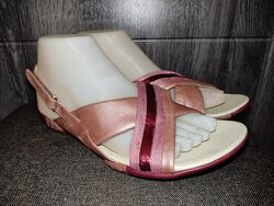 Классные кожаные босоножки на узкую ногу Clarks Privo 25 см