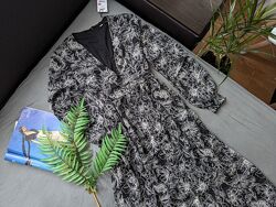 Неймовірна довга міді сукня в квітковий принт з глибоким вирізом