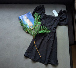 Базова коротка чорна сукня з об&acuteємними рукавами