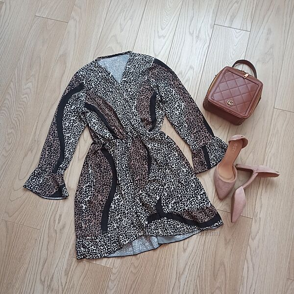 Красивое платье в принт, М