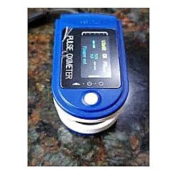 Пульсоксиметр цветной, цифры голубые