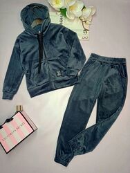 Костюм на дівчинку