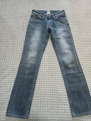 Джинси сірі.