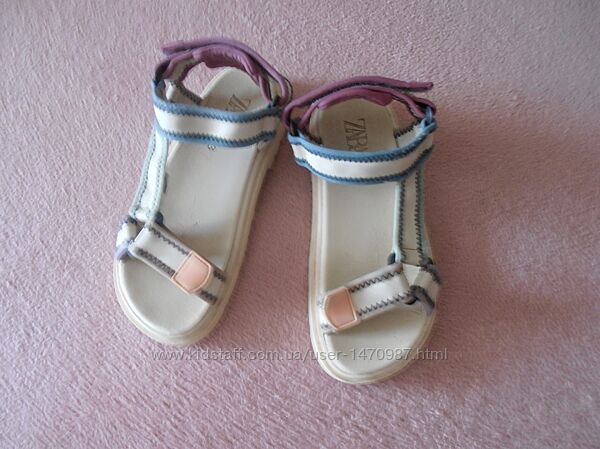 Літні босоніжки сандалі фірми Zara Зара розмір 33